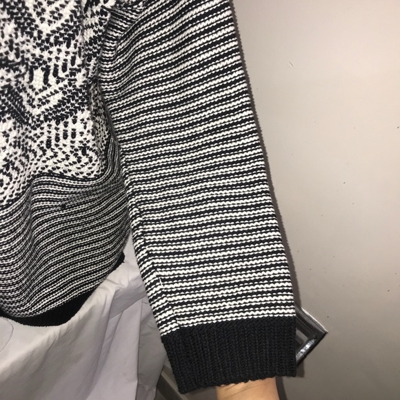 Love&Legend B&W Chunky Cable Knit Wrap Cardigan - Picture 8 of 10